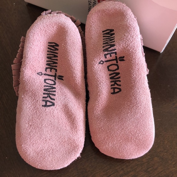 Minnetonka Alex Moccasins - Picture 7 of 9